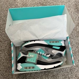 Air Max 90 white/grey/teal in men’s 9 women’s 10.5